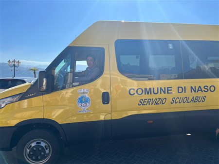 Consegnato il nuovo scuolabus