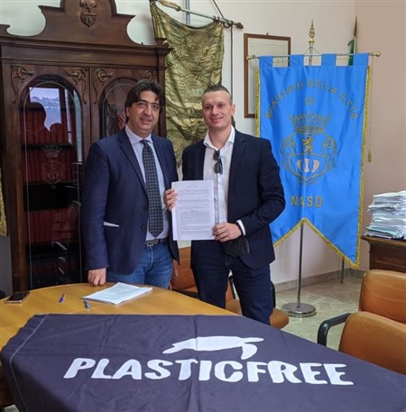 A Naso la bandiera Plastic Free